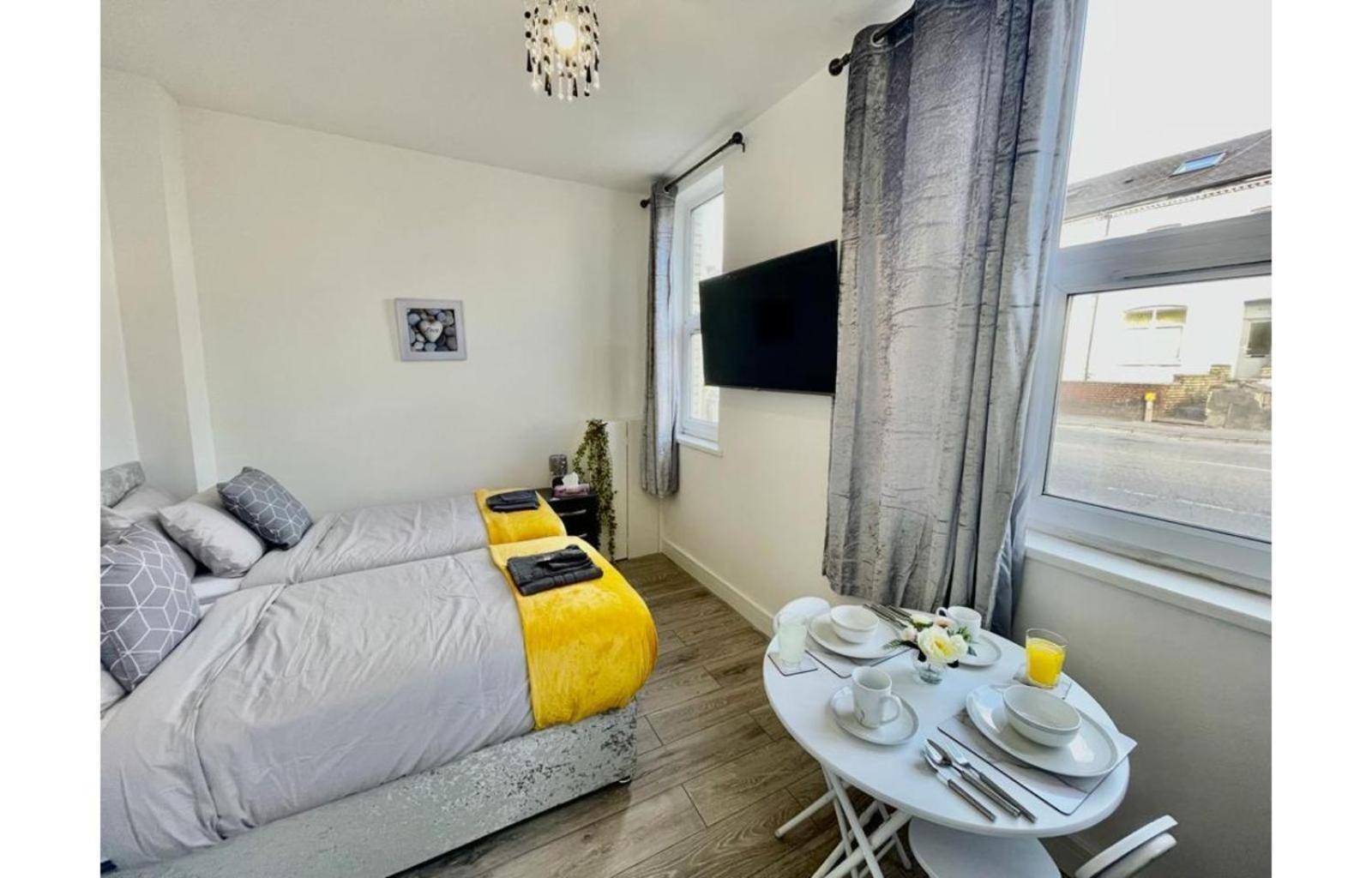 Cardiff City Centre Apartment- Penarth Road Номер фото